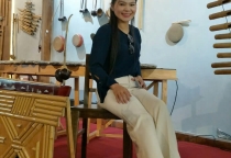 Vì sao guốc gỗ trở thành lựa chọn yêu thích của người Việt hiện nay?