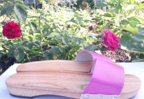 Guốc Gỗ – Không Chỉ Là Một Đôi Dép, Mà Là Một Câu Chuyện