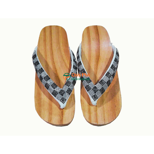 GUỐC GỖ QUAI KẸP ĐÍNH ĐÁ VN02