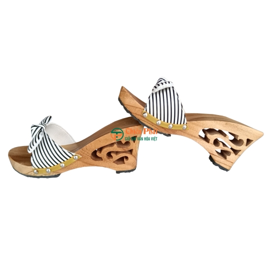 Guốc Gỗ Cao Gót 7cm Lọng Hoa Văn VN04